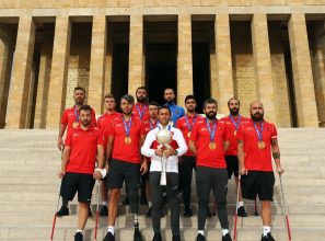 Ampute Futbol Ulusal Ekibi, Anıtkabir’i ziyaret etti