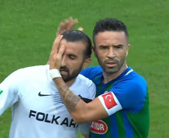 Rizespor-Altay maçında Erhan Çelenk’ten alkışlanacak hareket